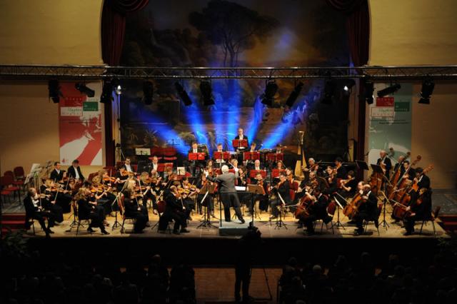 L’Orchestra Sinfonica MÁV mentre esegue la Sinfonia n.7 di Beethoven
