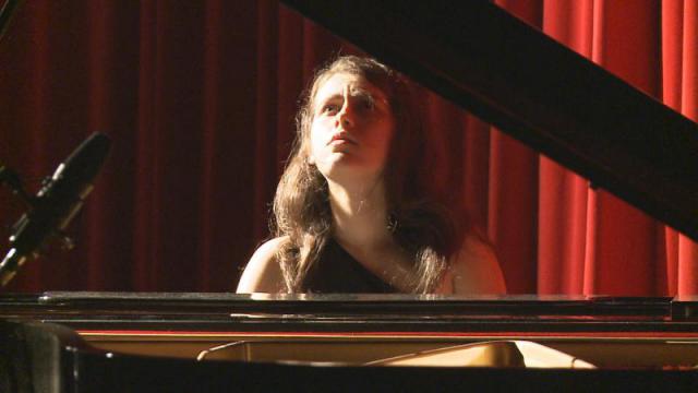 Michelle Candotti interpreta "I trapassati" di Francesco Marino